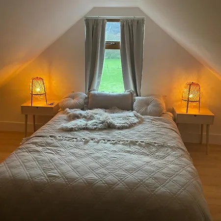 Cosy Nap Under The Paps * Killarney